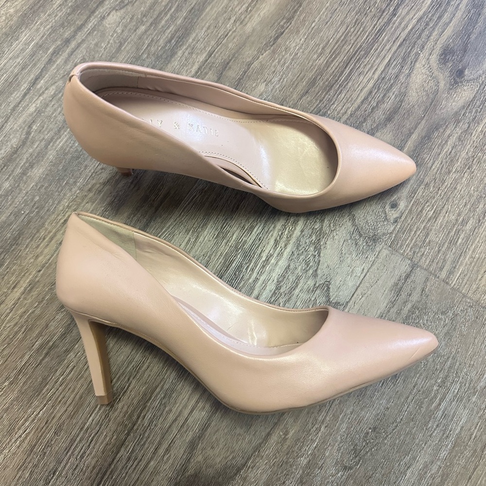 Kelly & Katie Misha Pump